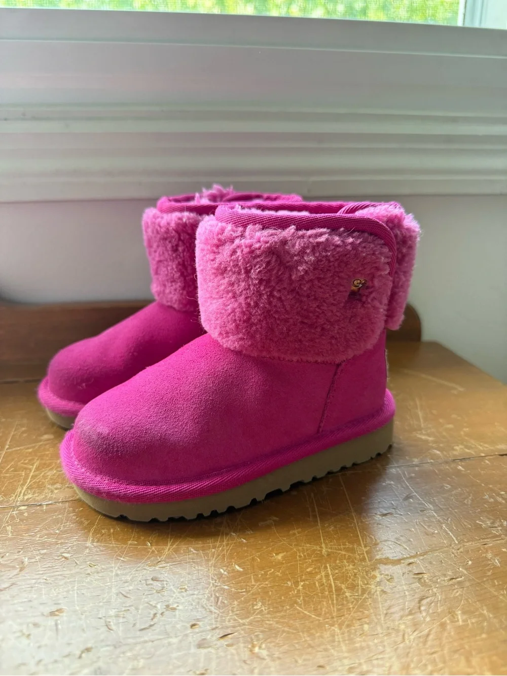 UGG Kids Pink Sherpa Cuff Booties Size 7